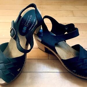 Moheda Swedish Clogs size 40 US9 used once but no visable sign of wear